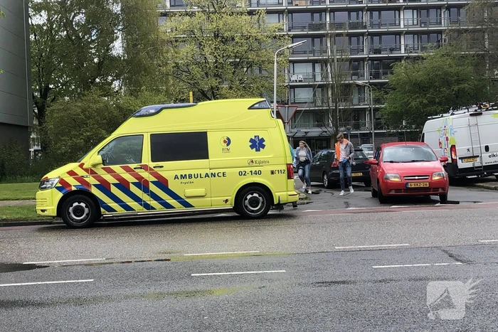 Scooterrijder gewond bij aanrijding met auto