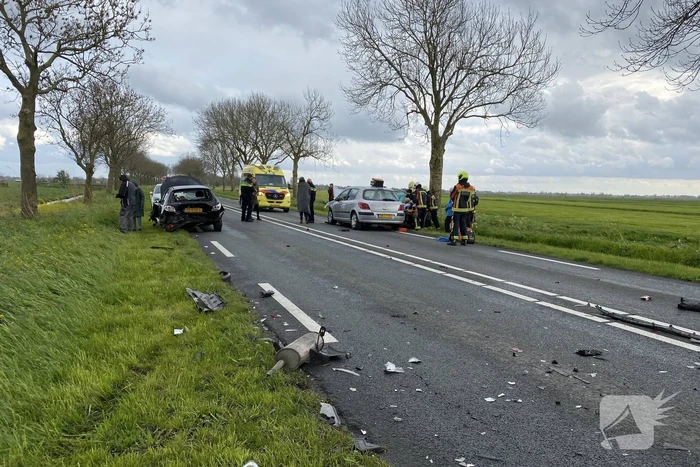 Ravage bij ongeval tussen meerdere voertuigen