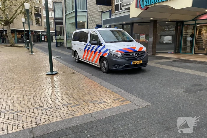 Juwelier met vuurwapen overvallen