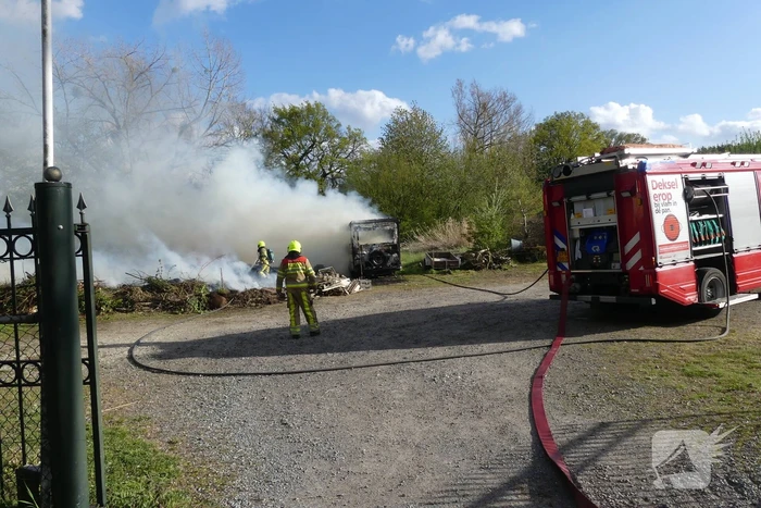 Caravan volledig uitgebrand