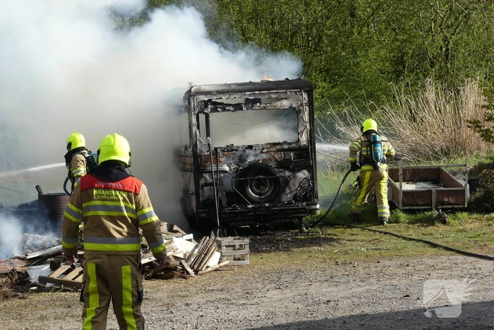 Caravan volledig uitgebrand