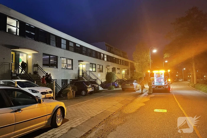 Brandweer verricht metingen bij woning