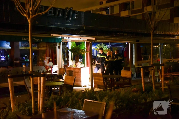 Café zwaar beschadigd door vuurwerkbom