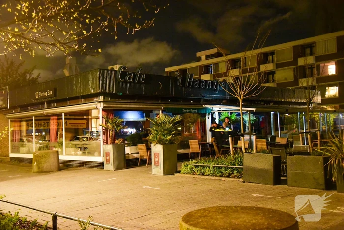 Café zwaar beschadigd door vuurwerkbom