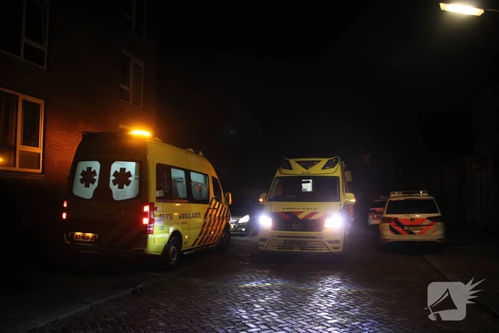 Gewonde bij mogelijk steekpartij in woning