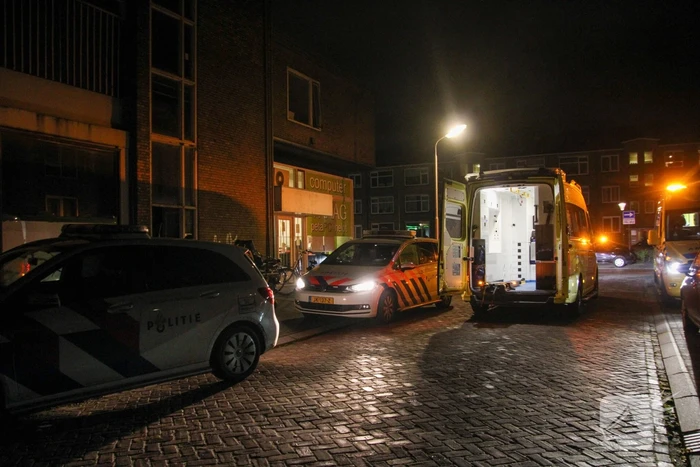 Gewonde bij mogelijk steekpartij in woning