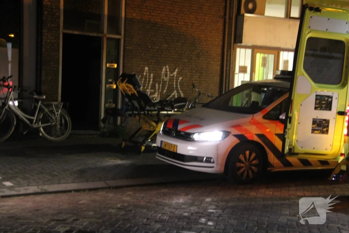 Gewonde bij mogelijk steekpartij in woning