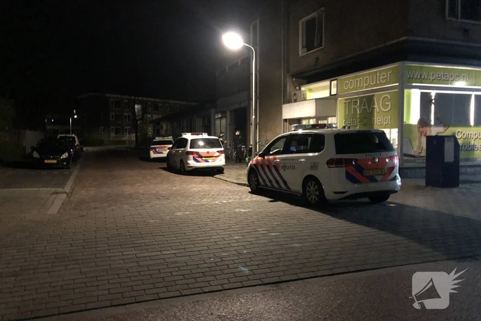 Gewonde bij mogelijk steekpartij in woning