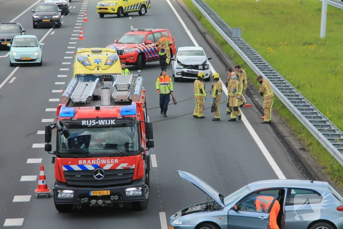Verkeersopstopping na botsing op snelweg