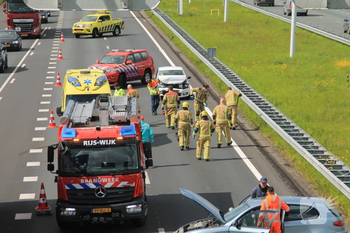 Verkeersopstopping na botsing op snelweg