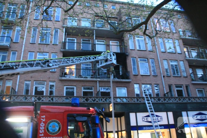 Uitslaande brand in portiekwoning