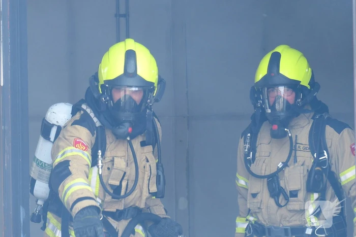 Enorme ravage na zeer grote brand voormalige Renault-garage