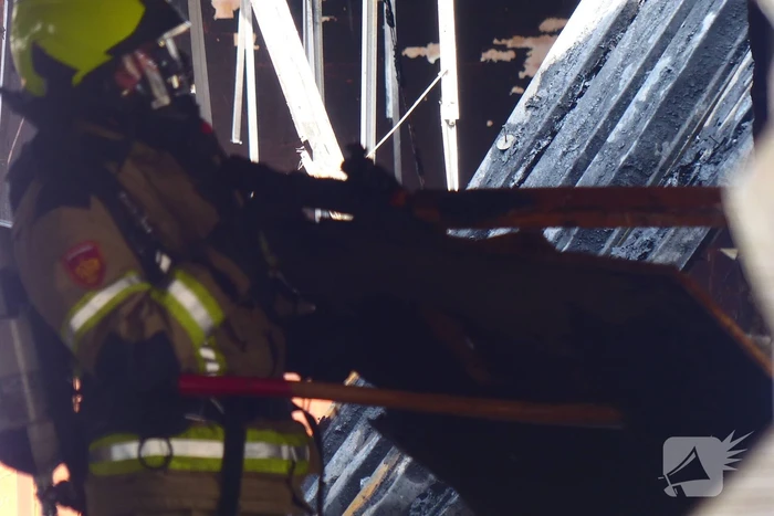 Enorme ravage na zeer grote brand voormalige Renault-garage