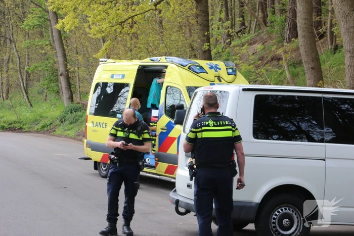 Dronken bestuurder knalt op lantaarnpaal