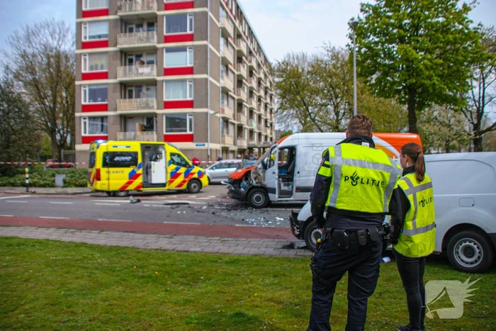 Meerdere voertuigen betrokken bij botsing op kruising in Schuilenburg