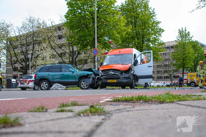 Meerdere voertuigen betrokken bij botsing op kruising in Schuilenburg