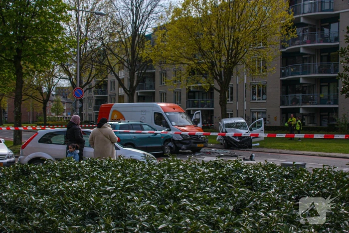 Meerdere voertuigen betrokken bij botsing op kruising in Schuilenburg
