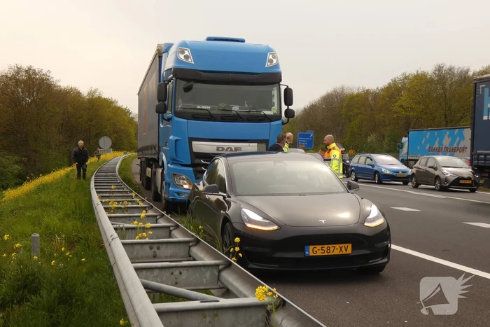 Ongeval tussen auto en vrachtwagen