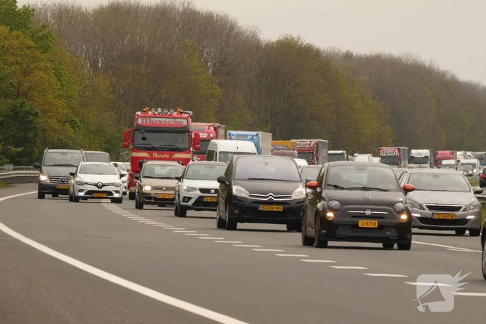 Ongeval tussen auto en vrachtwagen