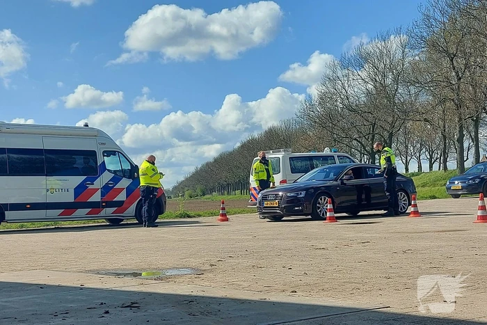 Politie deelt bekeuringen uit bij politiecontrole