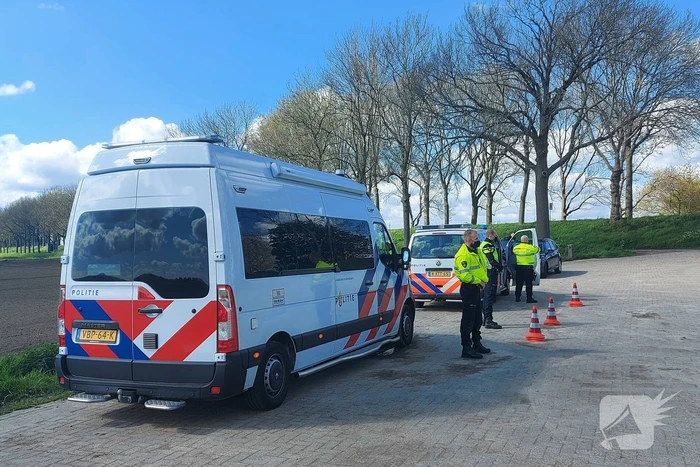 Politie deelt bekeuringen uit bij politiecontrole