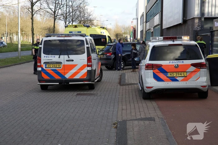Scooterrijder gewond door botsing met personenauto