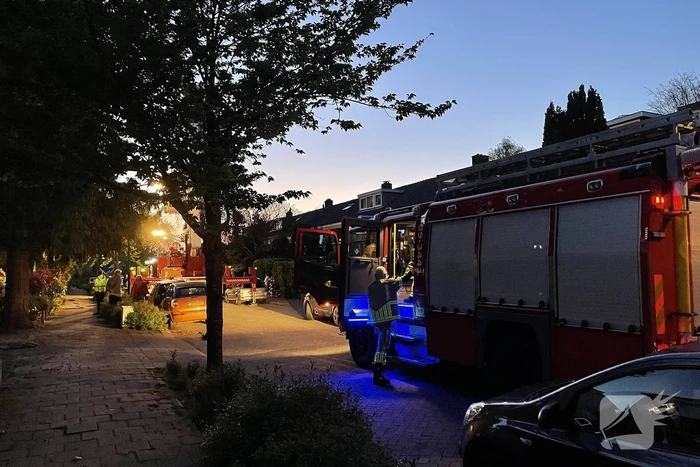 Brandweer blust schoorsteenbrand