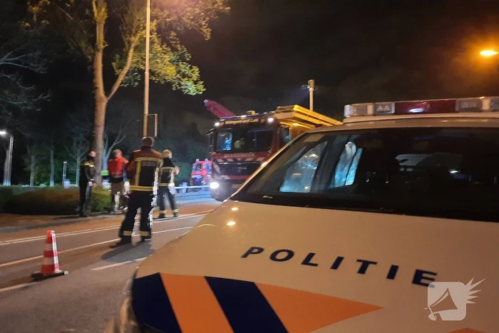 Zoektocht naar gevonden fiets in water