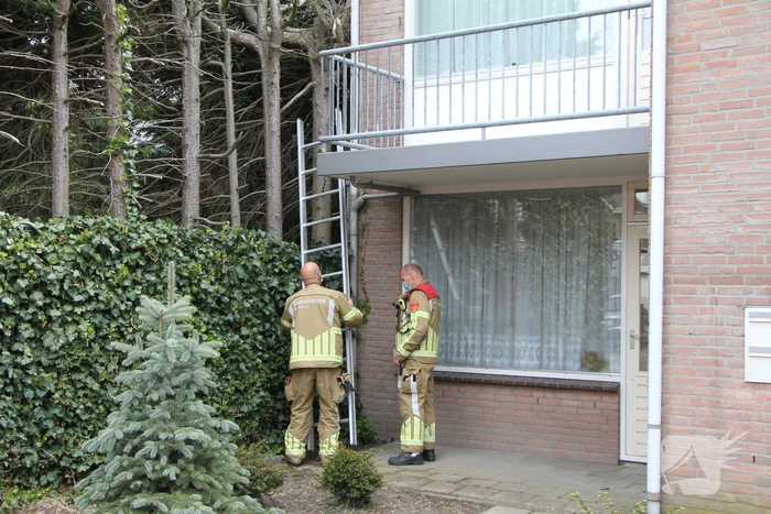 Brandweer doet onderzoek naar vreemde lucht