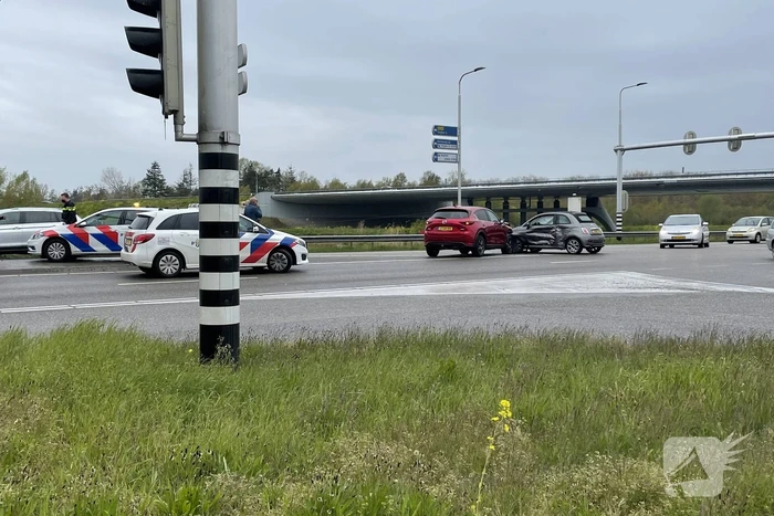 Veel schade bij ongeval op kruising