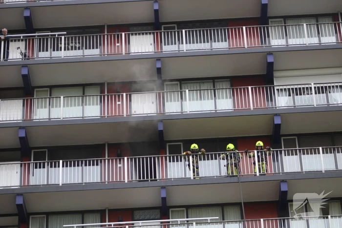 Veel rook bij brand in flat
