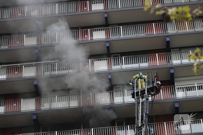 Veel rook bij brand in flat