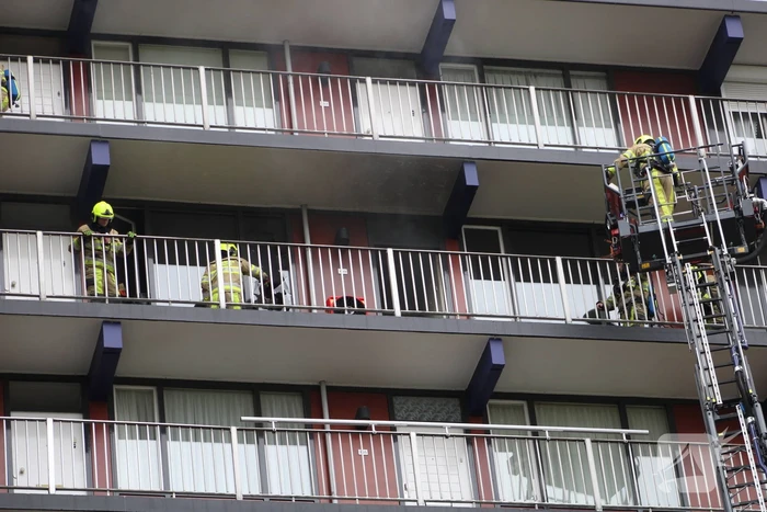 Veel rook bij brand in flat