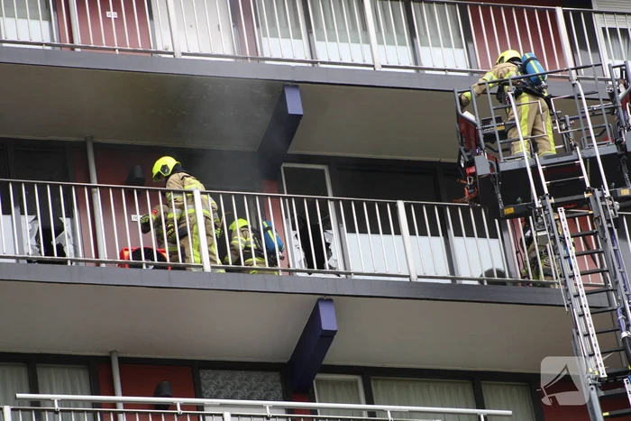 Veel rook bij brand in flat