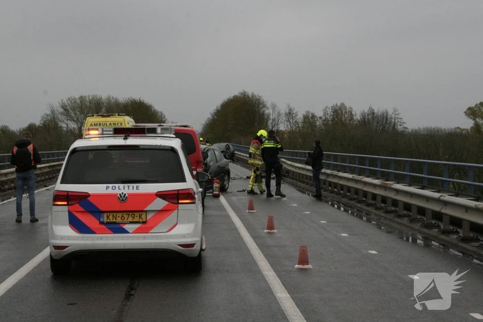 Twee gewonden na ernstig ongeval op brug