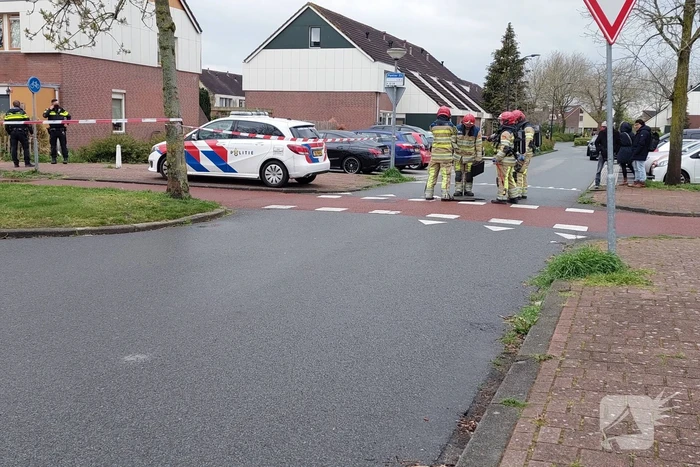 Brandweer doet groot onderzoek door vreemde lucht in riool