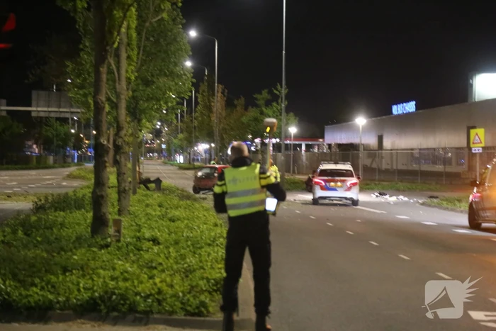 Automobilist knalt op boom na wilde politieachtervolging