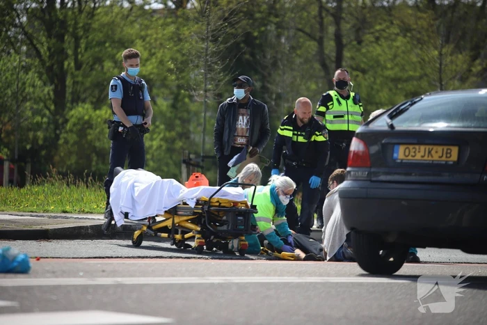 Persoon gewond bij aanrijding met auto