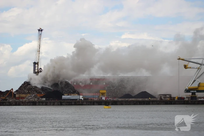 brand 's-gravendeelsedijk dordrecht