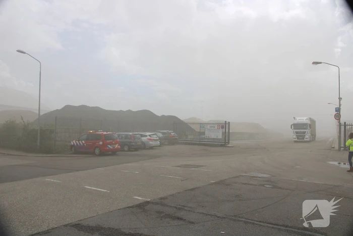 Brand in schroothoop Wilhelminahaven