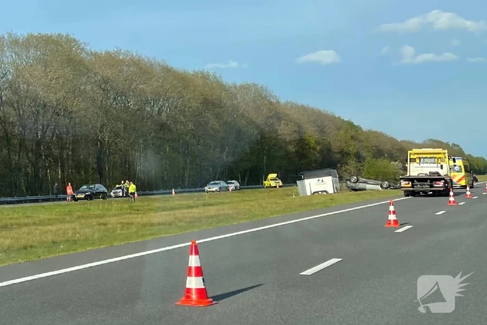 Ravage door botsing tussen twee voertuigen