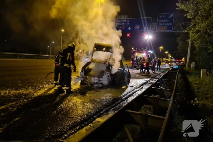 Auto volledig uitgebrand