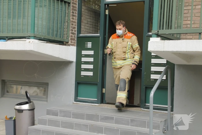 Onderzoek naar vreemde lucht in portiekflat