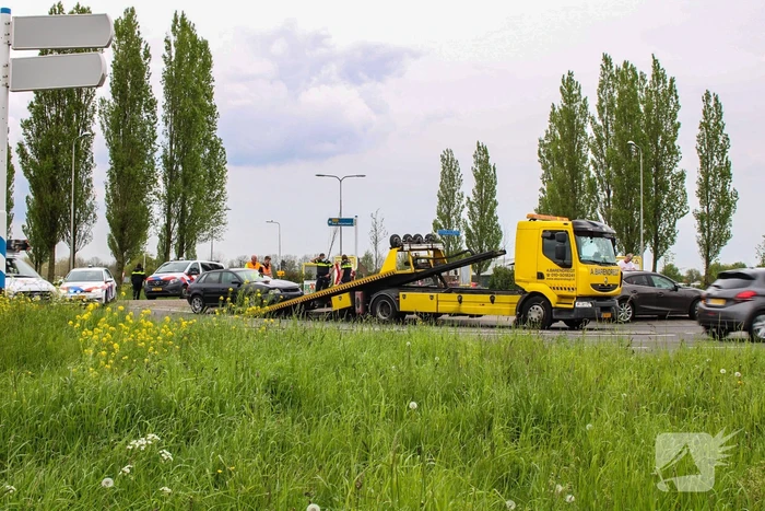 Flinke schade bij botsing op rotonde
