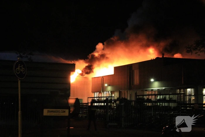 Uitslaande brand in industriepand