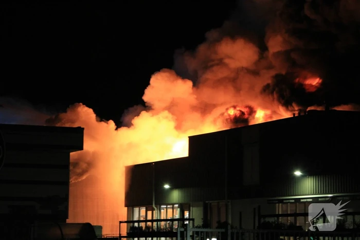 Uitslaande brand in industriepand
