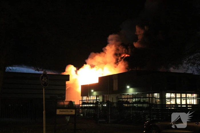 Uitslaande brand in industriepand