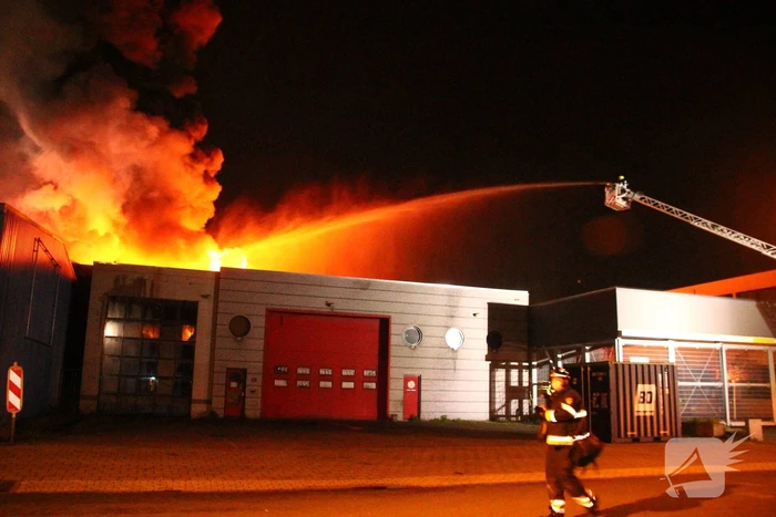 Uitslaande brand in industriepand