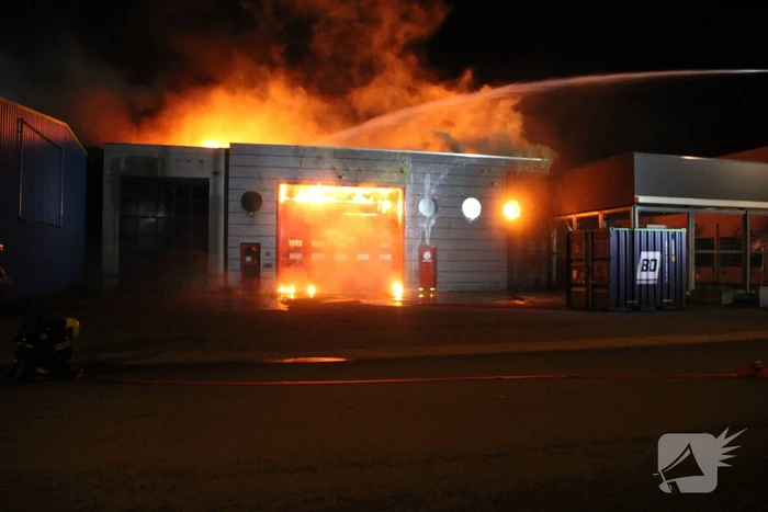 Uitslaande brand in industriepand
