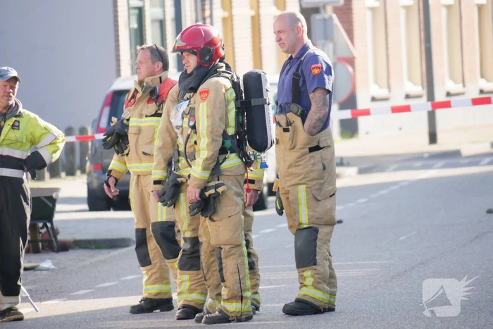Straat afgesloten na lek in gasleiding